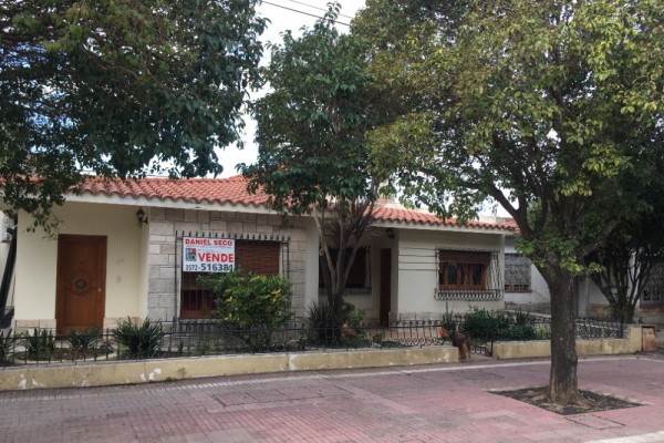 Casa calle Belgrano esquina Uruguay
