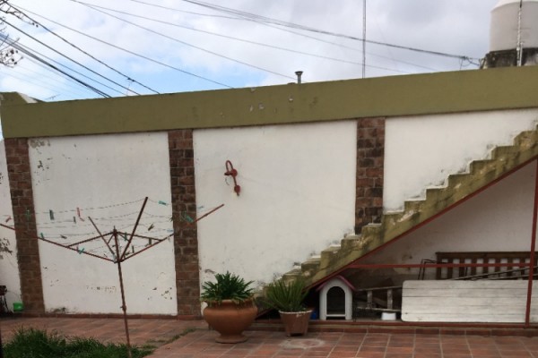 Casa calle Belgrano esquina Uruguay