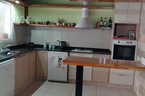 Casa Calle Belgrano al 350 con Local - Excelente Oportunidad