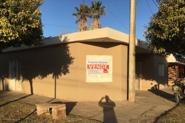 Casa Calle Falucho esquina H. Irigollen