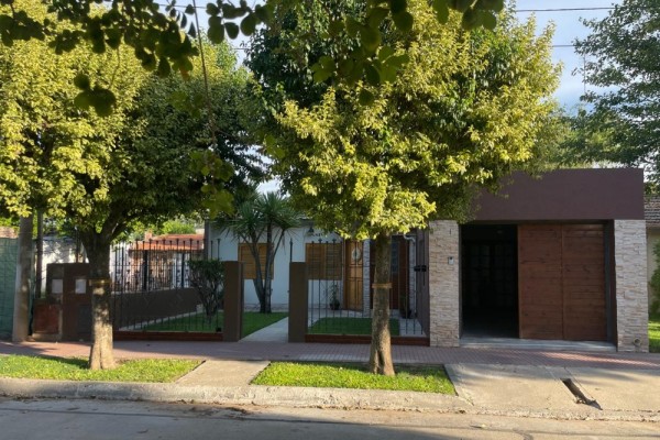 Casa Facundo Quiroga 664